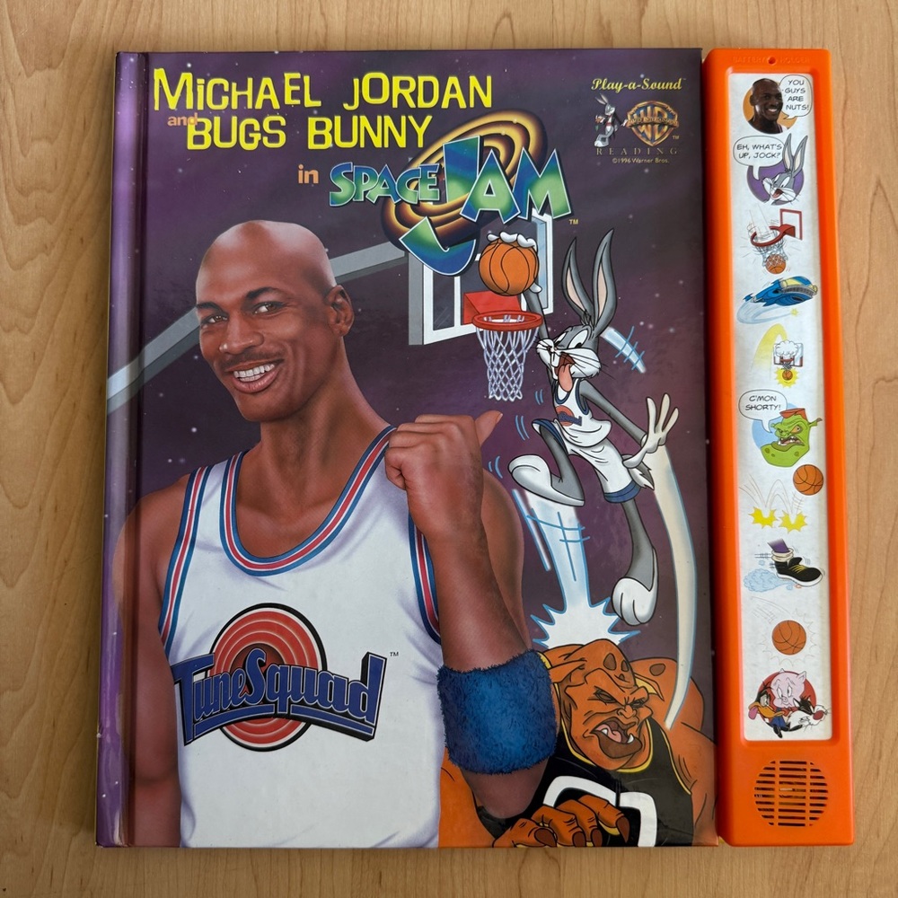 Vintage 1996 Play-A-Sound Space Jam Michael Jordan Picture Book, NEW BATTERIES